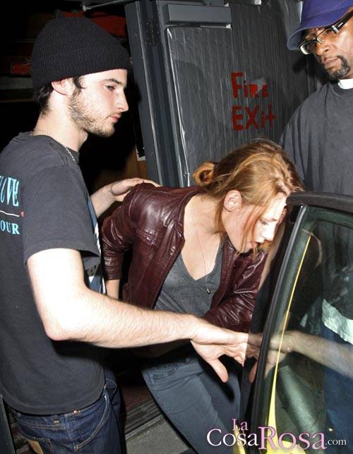 Kristen Stewart se divierte sin Robert Pattinson