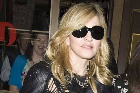 Madonna se reune con la familia real británica