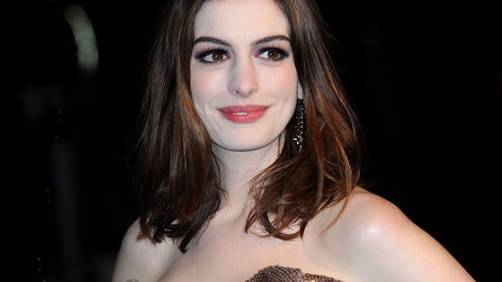 Anne Hathaway y Jessica Biel dentro de la candidatas para 'Batman'