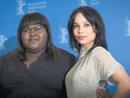 Gabourey Sidibe y Zoe Kravitz comparten créditos en Yelling to the sky