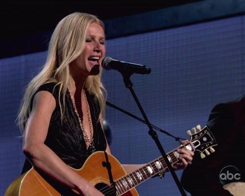 Gwyneth Paltrow cantará en los Grammy y los Oscar