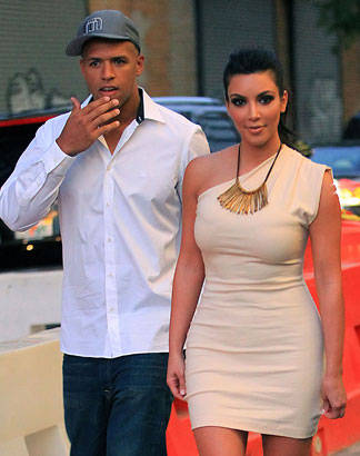 Kim Kardashian caminó la alfombra roja con nuevo novio, Miles Austin