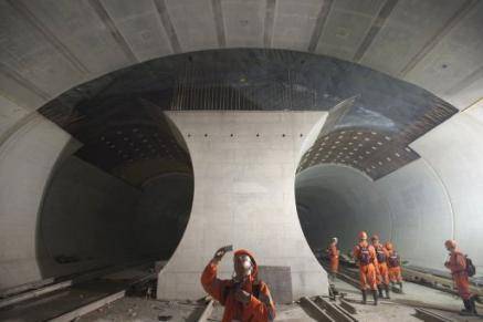 Suiza finalizará el viernes el túnel ferroviario más largo del mundo