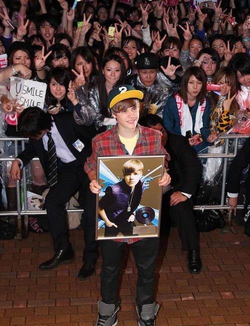 Justien Bieber causa euforia en Japón