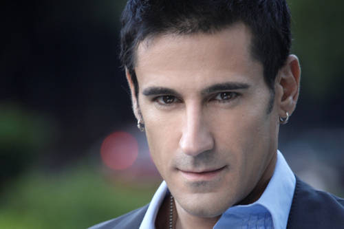 Marco di Mauro comparte su éxito con los protagonistas de la telenovela 'Triunfo del amor'