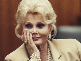 Amputan una pierna a Zsa Zsa Gabor Amputan una pierna a Zsa Zsa Gabor