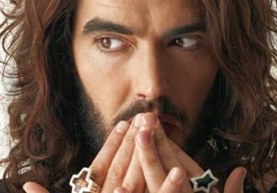 Russell Brand encantado con el beso de Jennifer Garner