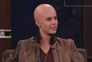 Justin Bieber se rapó el pelo