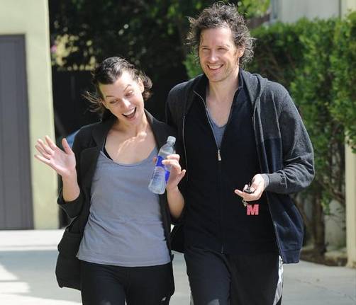 Milla Jovovich y Paul Anderson de camino al gimnasio