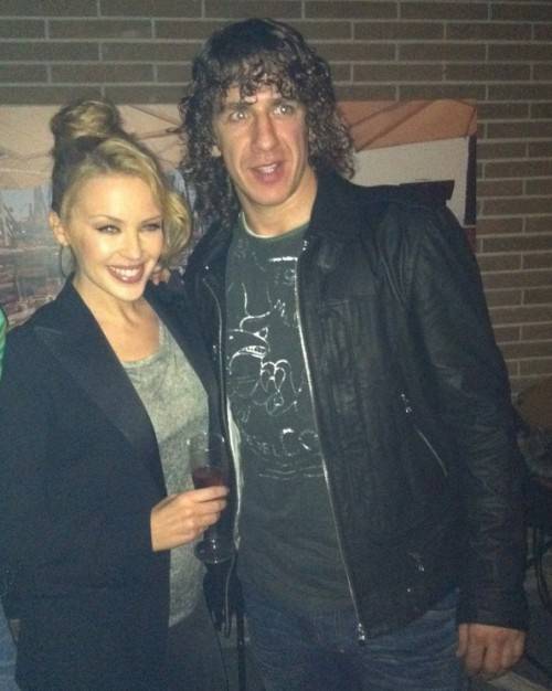 Carles Puyol fue invitado de lujo en el concierto de Kylie Minogue