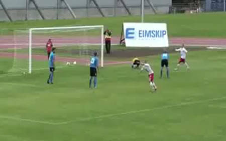 El autogol más ridículo de la historia El autogol más ridículo de la historia