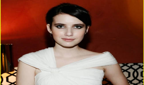 Emma Roberts estuvó presente en el 'Fashion Week' de Mercedes Benz
