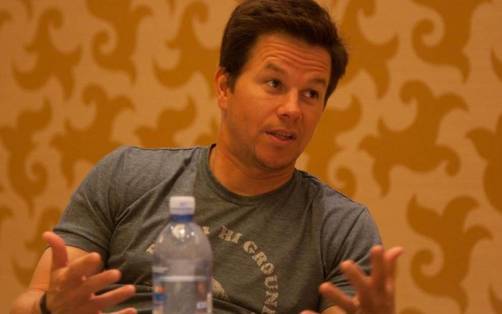 Mark Wahlberg también opinó sobre el atuendo de carne de Lady Gaga