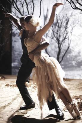 Cheryl Cole interpreta a una bailarina en videoclip 'Promise This'