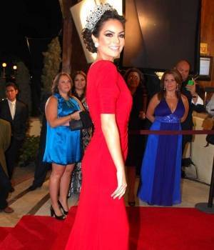 Jimena Navarrete, Miss Universo 2010 es recibida en México con honores