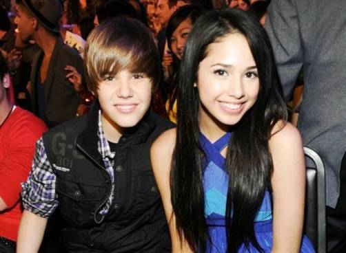 Justin Bieber y Jasmine Villegas usan pulsera como señal de amor