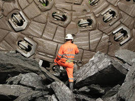 Terminan el túnel más largo del mundo