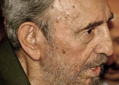 Fidel Castro aplaude a Assange