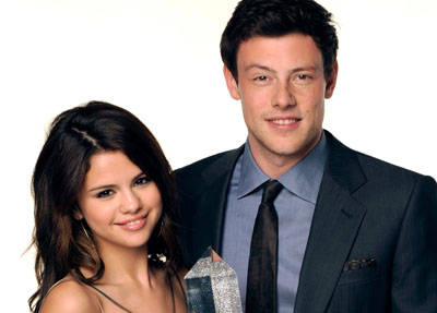 Selena Gómez junto a Cory Monteith en los Hollywood Style Awards