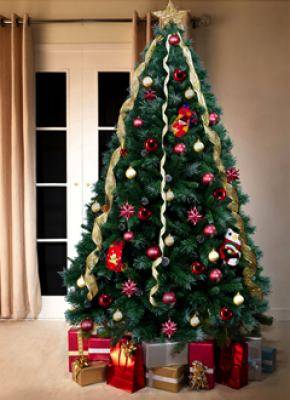 Decorando el árbol de Navidad