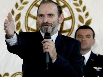 LAS IRONÍAS DE YEHUDE SIMON LAS IRONÍAS DE YEHUDE SIMON