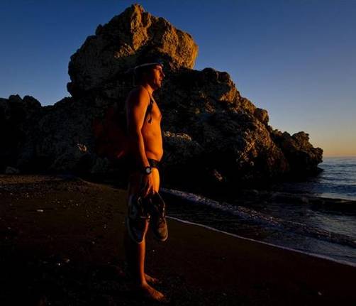 Nadador español cruzará gélidas y peligrosas aguas de Cook
