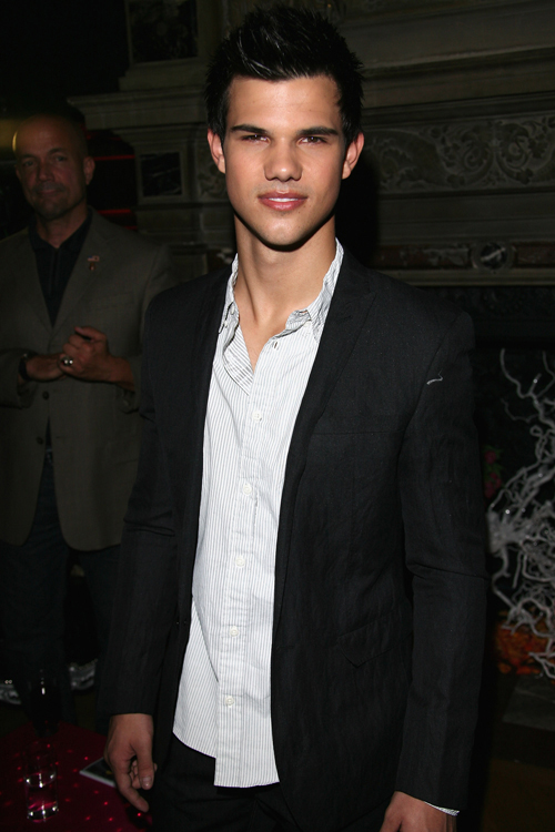 Taylor Lautner y Nick Jonas son los solteros más sexys del planeta