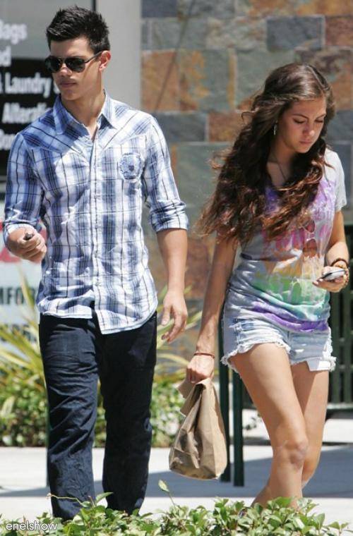 Taylor Lautner regresó con su ex novia Sarah Hicks
