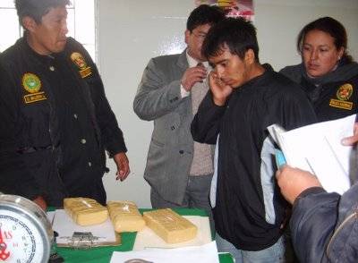 Policía incauta PBC y detiene a cuatro personas en Chincha Policía incauta PBC y detiene a cuatro personas en Chincha