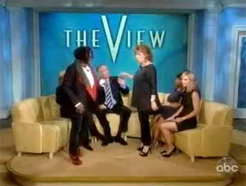 Whoopi Goldberg abandonó un programa en vivo por un comentario racista