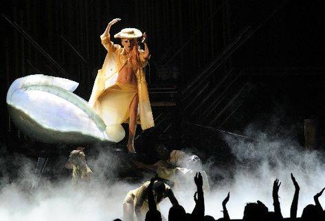 Lady Gaga lidera lista española con 'Born this way'