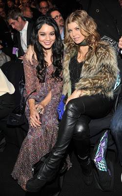 Fotos: Vanessa Hudgens y Fergie juntas en evento de modas en Nueva York