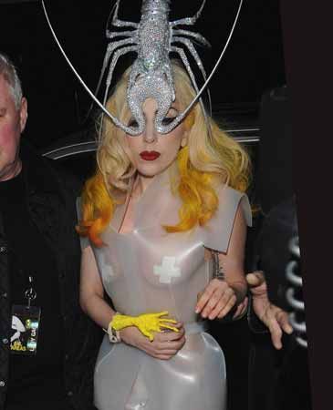 Lady Gaga podría diseñar sombreros con Philip Treaci