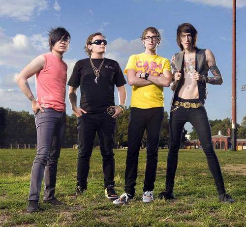 Trace Cyrus en guerra con integrantes de su grupo Metro Station