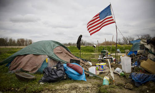 Los Estados Unidos tienen 43,6 millones de pobres Los Estados Unidos tienen 43,6 millones de pobres