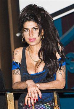 Amy Winehouse quiere sentar cabeza, casarse y tener hijos