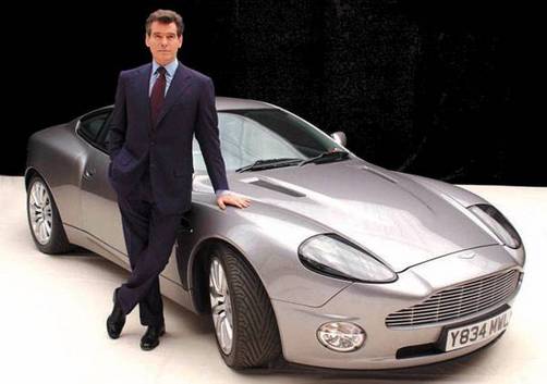 James Bond subasta su auto