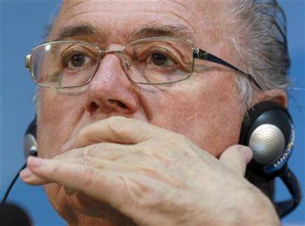 Blatter pide perdón por unas declaraciones sobre los gays