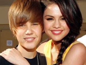 Justin Bieber y Selena Gómez ponen 'Hot' la web