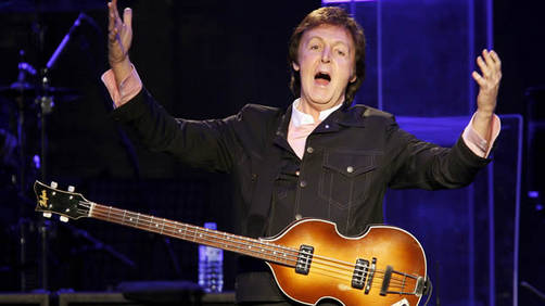 Paul McCartney toca en el 100 Club, ante apenas 300 personas