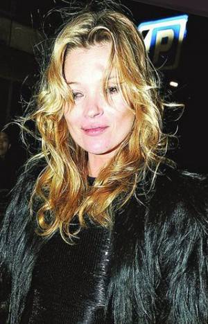 Kate Moss es captada pasada de copas