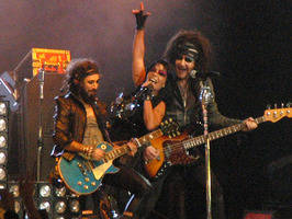 Alejandra Guzmán y Moderatto juntos en el escenario