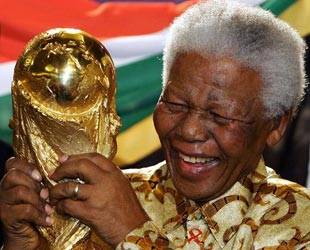 Nelson Mandela celebra su cumpleaños número 92 Nelson Mandela celebra su cumpleaños número 92