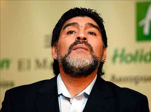 Maradona reaparece en público con el ex presidente argentino Néstor Kirchner Maradona reaparece en público con el ex presidente argentino Néstor Kirchner