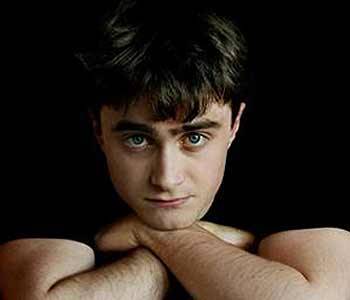 Daniel Radcliffe luce 'aturdido y confundido'