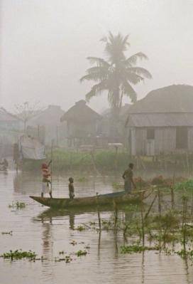 Benín: 43 muertos y 100.000 personas sin hogar por las inundaciones