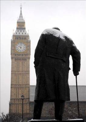 El frío y la nieve paralizan al Reino Unido