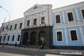 EDUCACIÓN: LA INVERSIÓN EN COLEGIOS EMBLEMÁTICOS