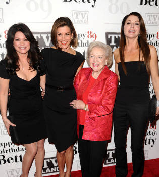 Betty White celebra su 89 cumpleaños