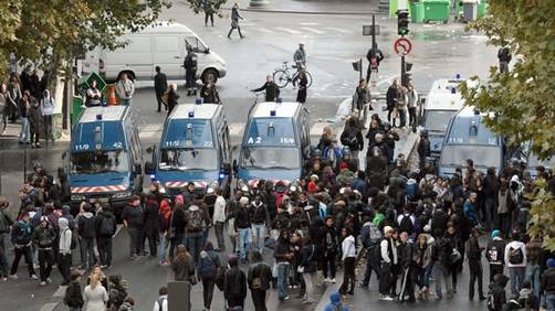 Vuelos cancelados y bloqueos a escuelas: otro día de huelga en Francia